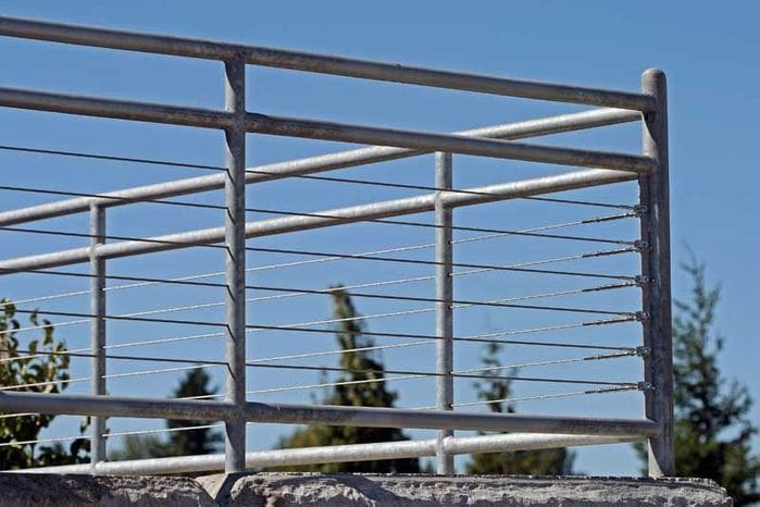 commercial-rail-system-with-stainless-cabling-36