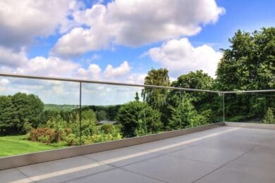 Base Shoe Glass Deck Railing System – Dortmund, Germany
