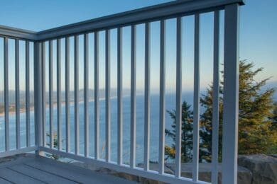 Silver Aluminum Picket Railing – Manzanita, OR