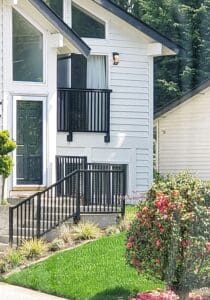 Black Aluminum Picket Railing – Redmond, WA